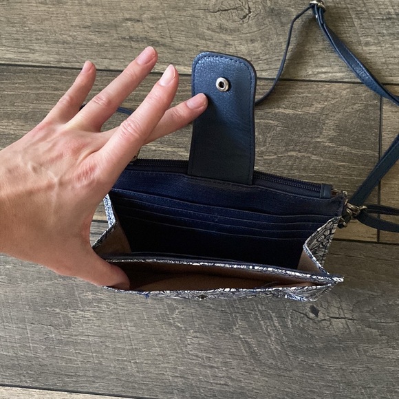 Sakroots Olympic Smartphone Crossbody/Wristlet/Wallet - Navy Spirit Desert - Picture 10 of 16